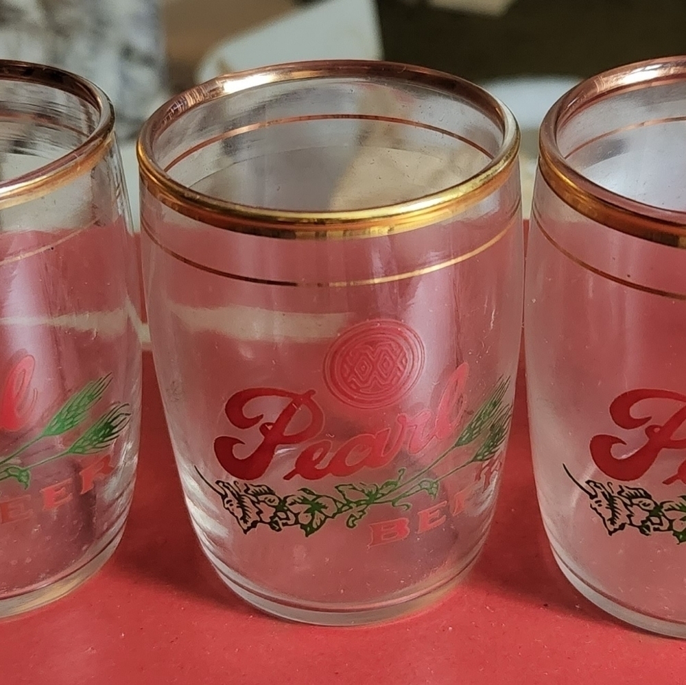 Rare vintage collector's boxed set/5 of Pearl Beer xXx Barrel Tasting Glasses